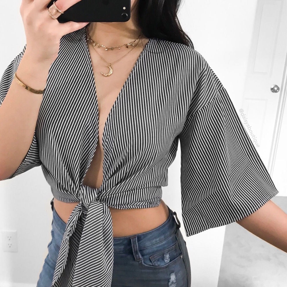 black and white striped tie knot plunge crop top - Picture 3 of 4